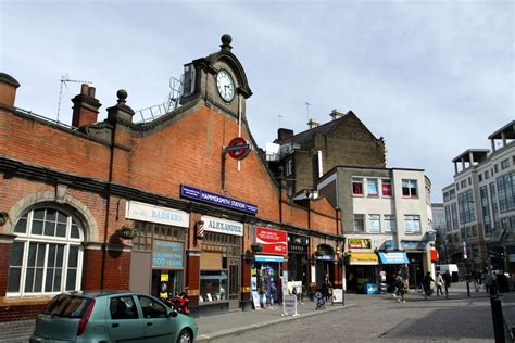 File:Hammersmith tube station (Hammersmith & City Line) in London, spring 2013 (2).JPG