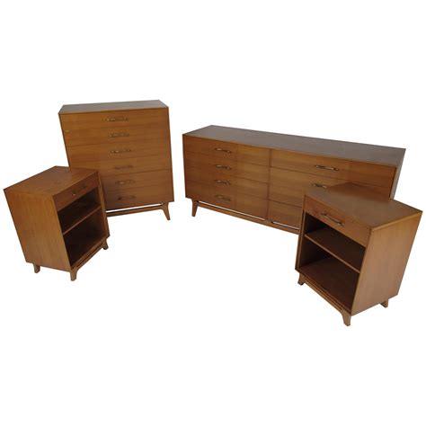 American of Martinsville Mid-Century Modern Bedroom Set For Sale at ...