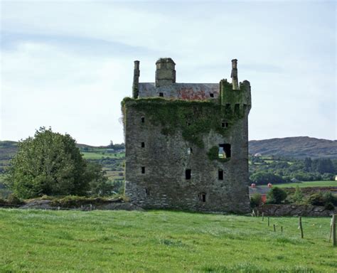 Castles of Munster: Togher, Cork © Mike Searle cc-by-sa/2.0 :: Geograph Britain and Ireland
