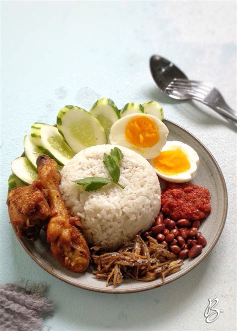 Resep Nasi Lemak Lengkap Praktis khas Melayu | RasaBunda