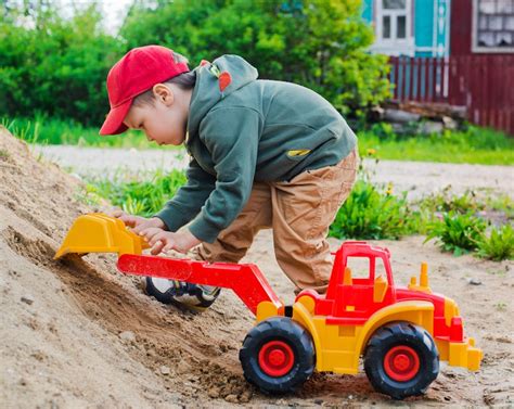 15 Best Toy Diggers For Kids Obsessed With Construction Sites