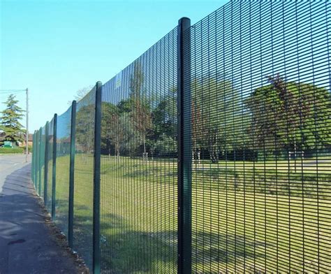Factory price anti-climb galvanized security welded wire mesh fence panels Clear view fencing ...