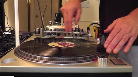 Vinyl Beatmixing - DJ'ing for Beginners - Using Vinyl Records on Turntables - YouTube