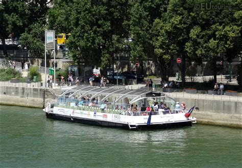 Photo Images Of The Batobus Water Bus In Paris - Image 12