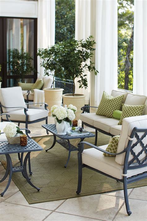 15 Ways to Arrange Your Porch - How To Decorate