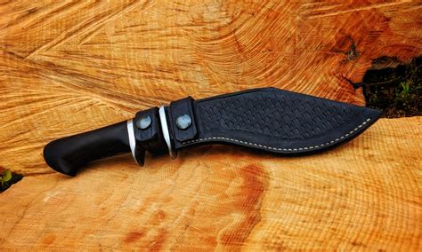 Making the sheath for the Kukri III – Simply Knives