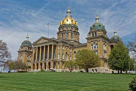 Iowa State Capitol Building Angled — Stock Photo © AriasPhotos #114682064