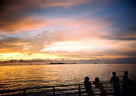 Pantai Losari - Makassar, Sulawesi Selatan | Sunset, Famous beaches, Photo