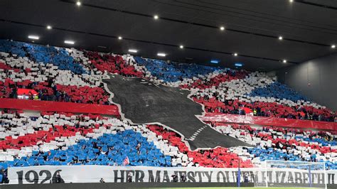 Rangers fans pay tribute to The Queen by singing national anthem before ...