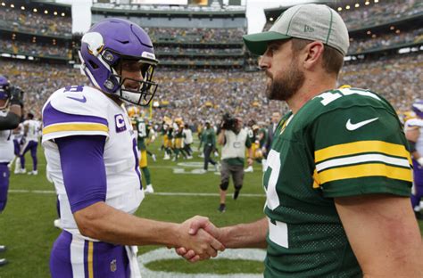 Kirk Cousins predicted to 'outperform' Aaron Rodgers in 2022