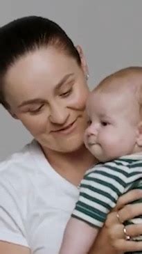 Ash Barty and son Hayden are the faces of the BONDS Baby Search 2024 | news.com.au — Australia’s ...