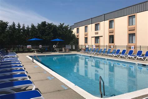 Clarion Hotel & Conference Center Toms River, NJ - See Discounts