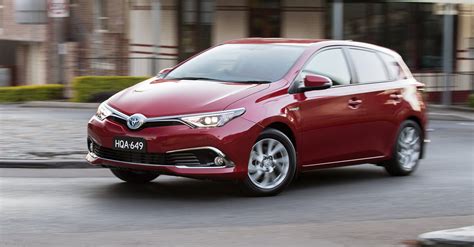 2016 Toyota Corolla Hybrid pricing and specifications - Photos (1 of 4)