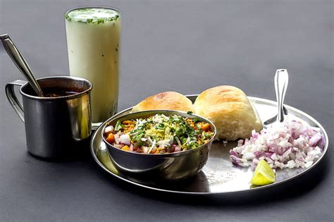 Misal Pav in Pune: A Spicy Delight of Maharashtra's Culinary Scene