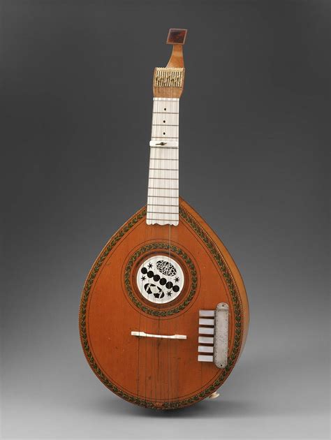 Keyed cittern (English guitar) | Museum of Fine Arts, Boston