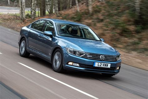 Volkswagen Passat BlueMotion 2016 review | Auto Express