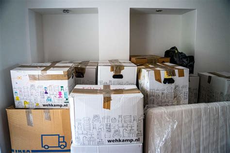 TIPS FOR MOVING FURNITURE WITHOUT SCRATCHING THE FLOORS - Modern ...