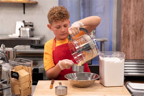 Q&A Kids Baking Championship (Season 9) Winner Keaton Ashton – Kelly's Kitchen Creation