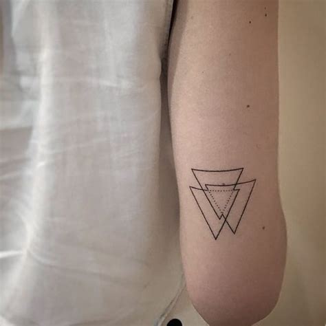 60+ linear triangle tattoo art design ideas, #Art #design #Ideas #linear #tattoo #triangle #t ...