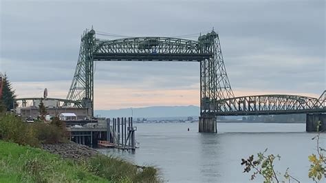 Here's what it takes to maintain the decades-old Interstate Bridge ...