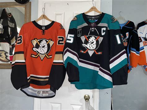 POLL: Which ducks jersey you like better? : r/hockeyjerseys