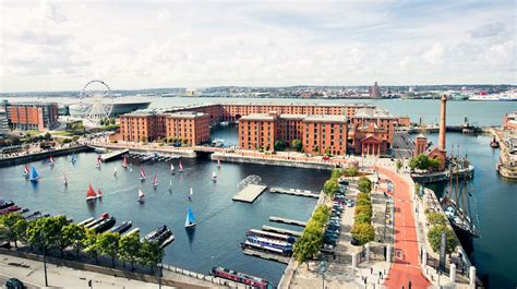 Albert Dock Tourist Area, Liverpool - Traveldigg.com