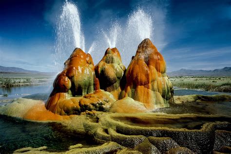 Fly Geyser, Black Rock Desert, Nevada [2500x1667] : EarthPorn