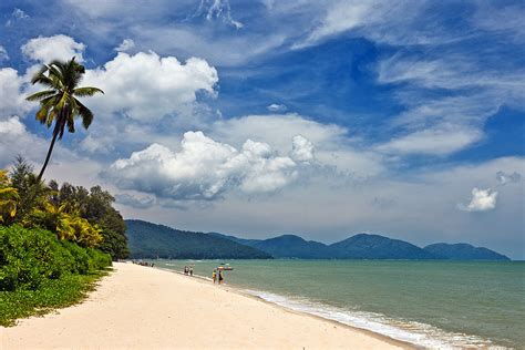 batu ferringhi | Batu Ferringhi beach, Penang, Malaysia | Luke Tscharke ...