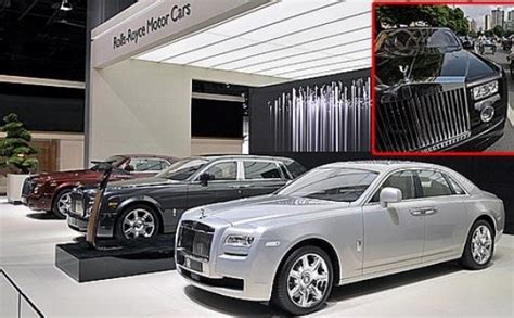 Harga dan Spesifikasi Mobil Mewah Rolls Royce Phantom, Mencapai Rp 24 Milyar - Tribunnews.com