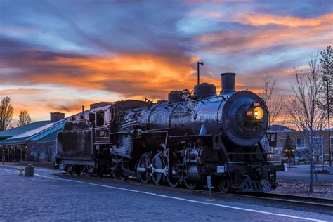 The Train To the Grand Canyon at Williams Station, Arizona Editorial Stock Image - Image of dusk ...