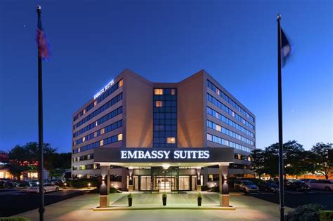 Embassy Suites Hotels in Bethesda, MD - Find Hotels - Hilton