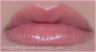 Imogen Foxy Locks: MAC Lazy Day, Politely Pink + Patisserie Lustre Lipstick Swatches
