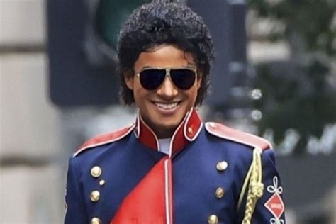 Jaafar Jackson Poses as His Uncle Michael Jackson on Set of Upcoming ...