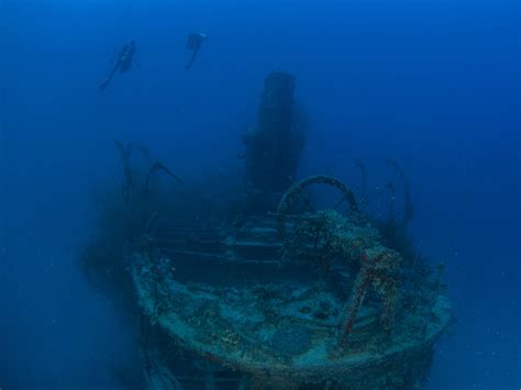 Bikini Dive Trip - Liveaboard Wreck Diving Charters - Indies Trader