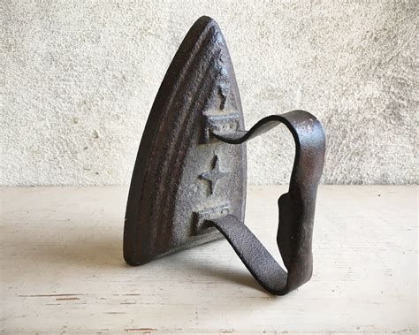 Small Antique Flat Iron with Metal Handle and Star Design, Industrial ...