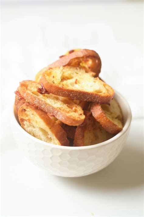 Buttery Garlic Parmesan Baguette Crisps: Easy DIY Crostini