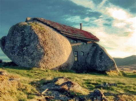 Wall Papers: Casa do Penedo, Portugal