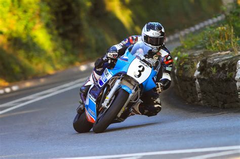 Classic TT Races – Tuesday Practice Report – Road Racing News