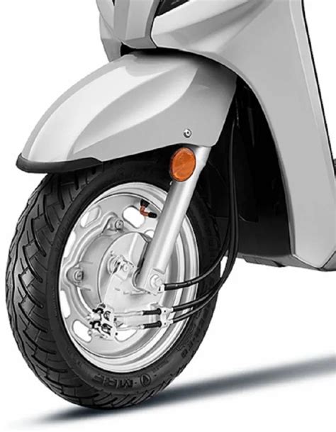 Metal Honda Pearl Precious White Activa 6G DLX Scooter, Fuel Tank Capacity: 5.3 L at Rs 74490 in ...