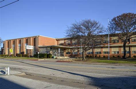 Meadowbrook Middle School - Architecture in Fort Worth