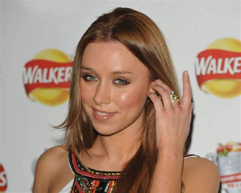 Classify Irish singer Una Healy