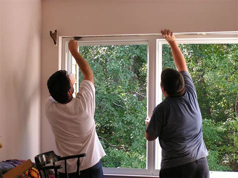 Installation d’une fenêtre en PVC : les infos pratiques! : Astuce Bricolage