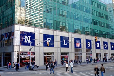 NYC ♥ NYC: NFL Opens Its First-Ever NYC Pop-Up Store