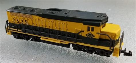 N Scale - AHM - 4254 - Locomotive, Diesel, EMD GP30 - Reading - 2...