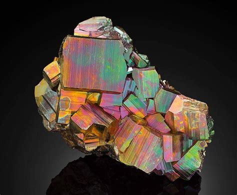 Types of Iridescent Gemstones & Minerals - Geology In
