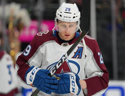 Nathan MacKinnon injury: Latest on Avalanche star’s upper-body issue ...