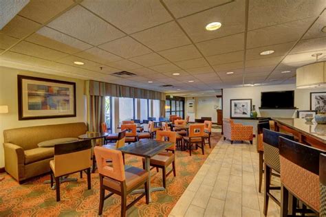 Hampton Inn Indianapolis-South Hotel in Indianapolis (IN) - Room Deals, Photos & Reviews