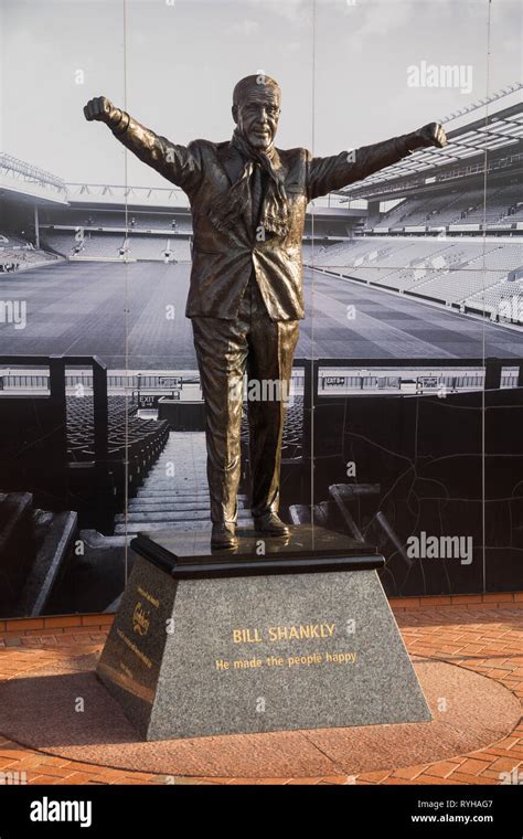 The bill shankly statue outside anfield hi-res stock photography and images - Alamy