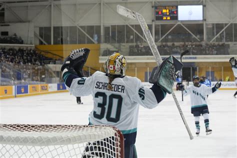 Minnesota drops first PWHL game to New York in overtime - The Rink Live ...