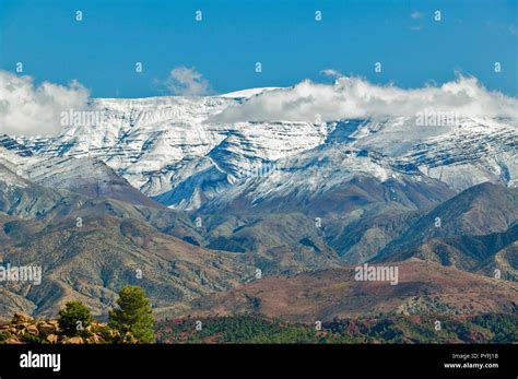 High atlas mountains snow hi-res stock photography and images - Alamy